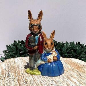Vintage Bunnykins figurine Family Photograph 1972 English Collectible Doulton